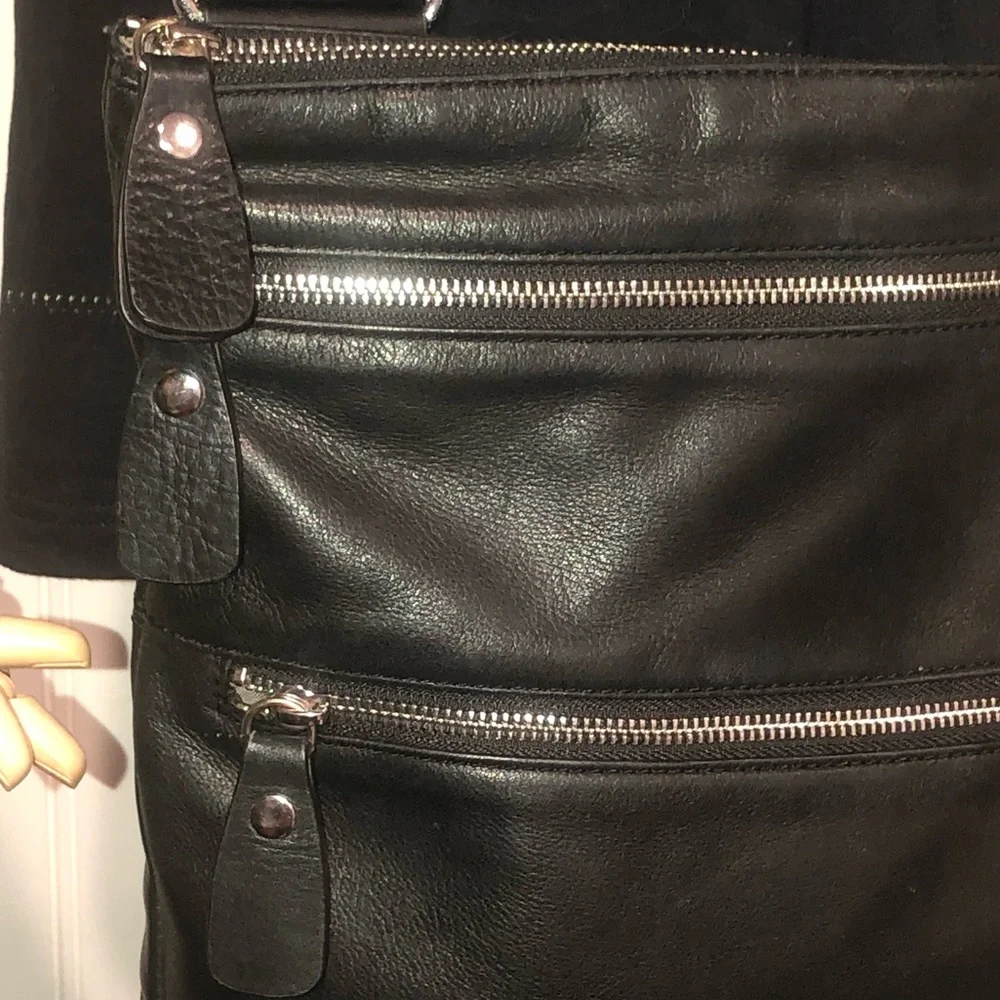 MARGOT Black Leather Messenger Bag 2 Ext. Front Zipper Pockets Top Zip Closure